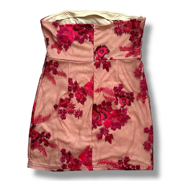 PrettyLittleThing Fuchsia Bandeau Embroidered Lace Bodycon Dress Women’s Size 8 - Picture 3 of 16